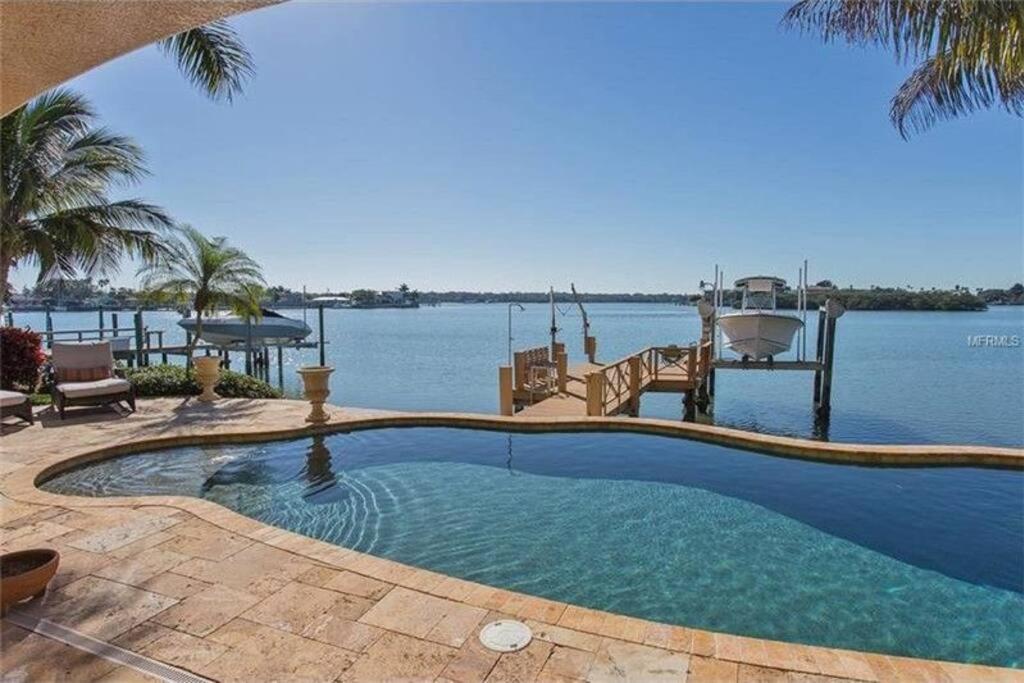 Large Mediterranean Oasis - Water Views & Pool Clearwater Beach Exterior photo