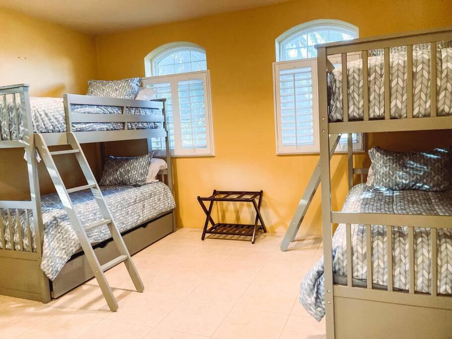 Large Mediterranean Oasis - Water Views & Pool Clearwater Beach Exterior photo