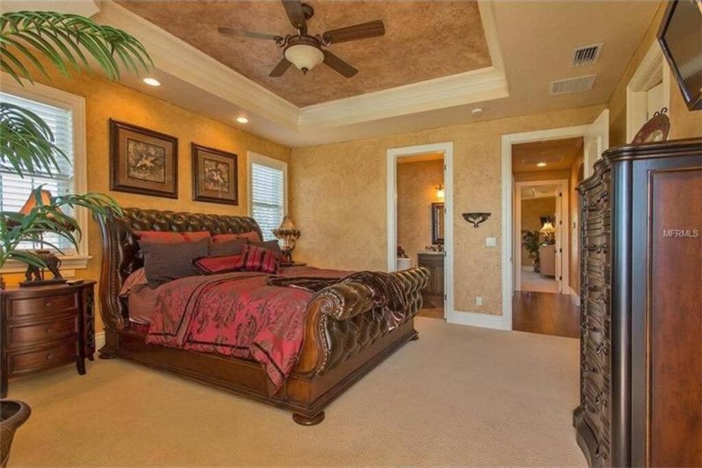 Large Mediterranean Oasis - Water Views & Pool Clearwater Beach Exterior photo